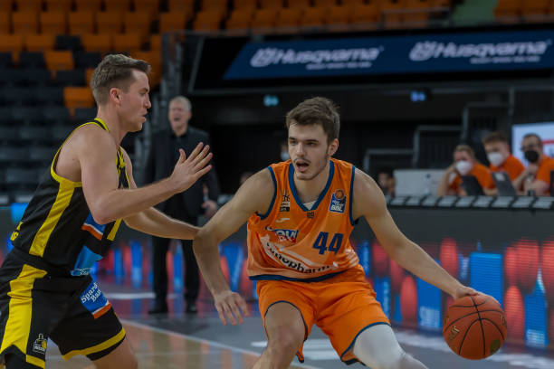 尤其是在国 尤其是在国