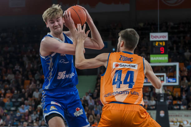 协力完成翻 协力完成翻