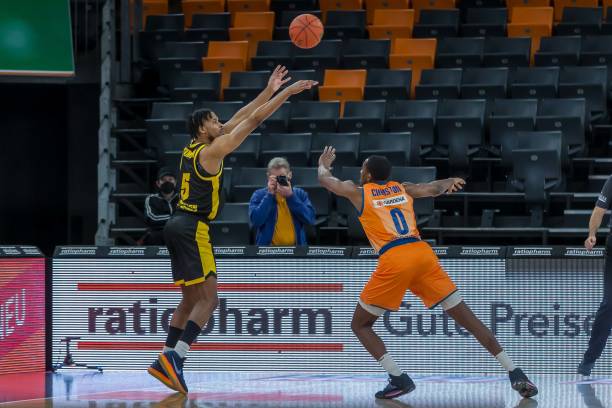 勇士队通过 勇士队通过