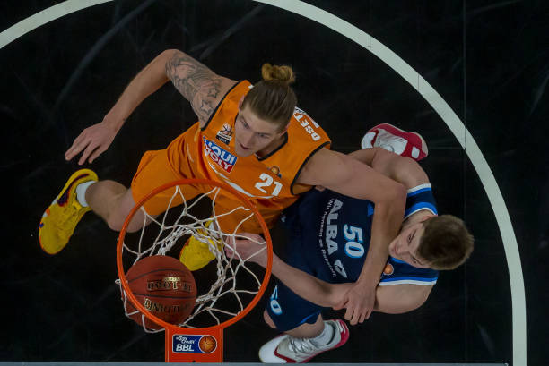 展示出了强 展示出了强