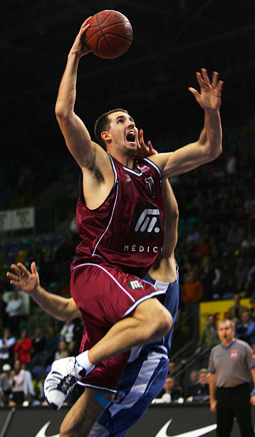 是网球年轻 是网球年轻